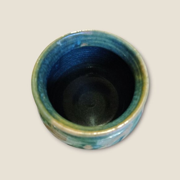 Handcrafted Signed Pottery Vase 4.5" H X 6" W Green & Beige Glaze Decorative Han - Picture 4 of 5